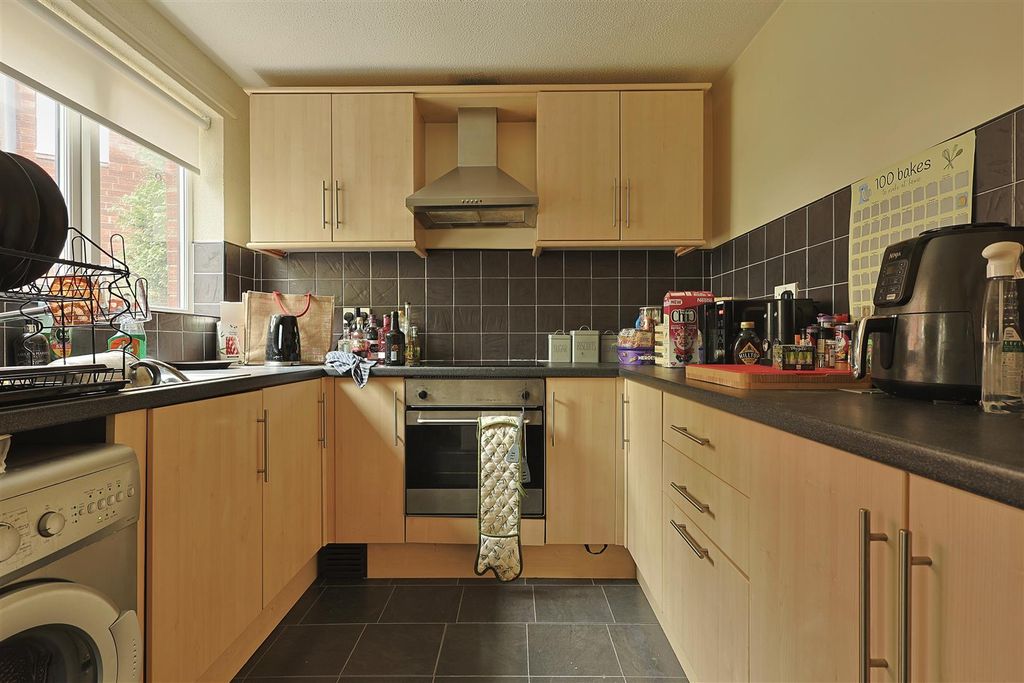 Property photo 2 of 10 658BA5A6-Bee7-4602-A1E3-8550E1Ac8665_1_201_A.Jpeg