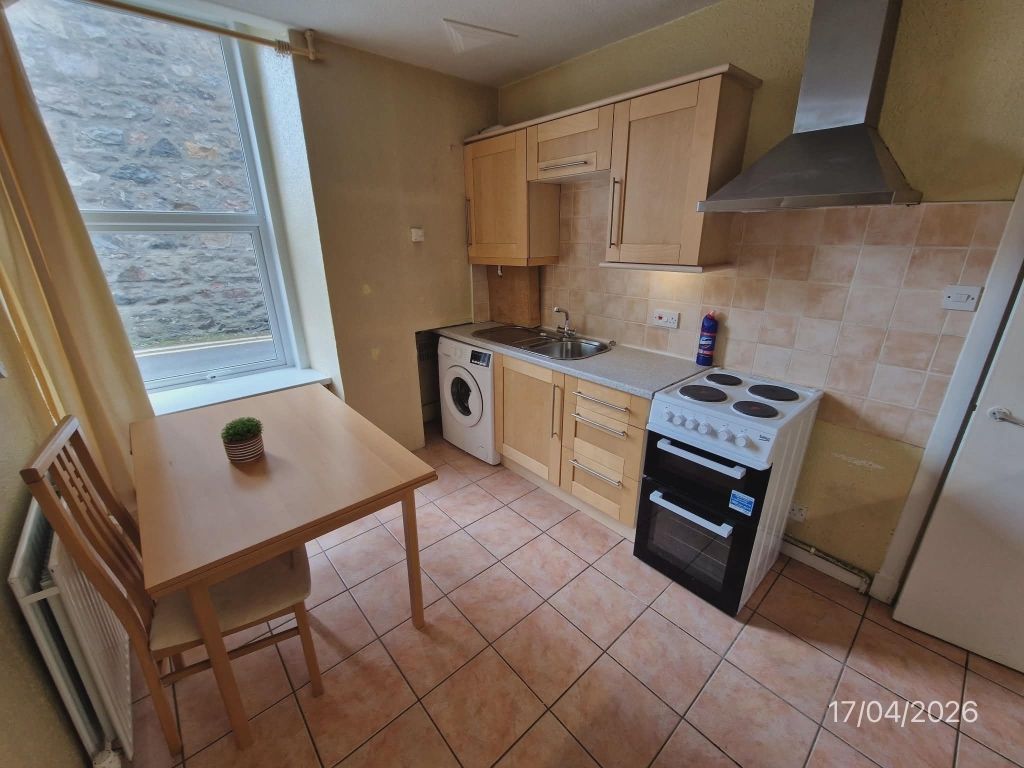 Property photo 2 of 8 Dining Kitchen