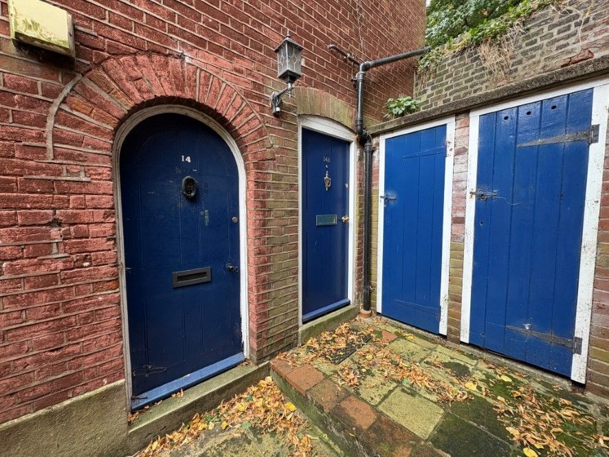 Property photo 2 of 20