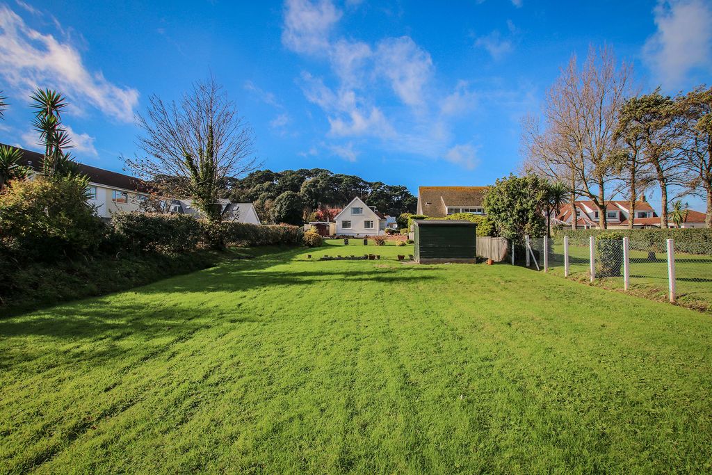 Property photo 2 of 19 Photo 1