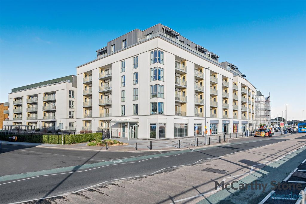 Property photo 1 of 14 8676353-Exterior03-800.Jpg