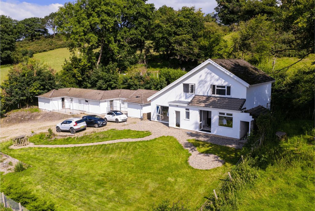 Property photo 3 of 31
