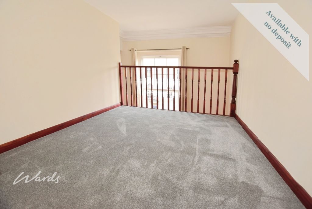 Property photo 2 of 10 Bedroom