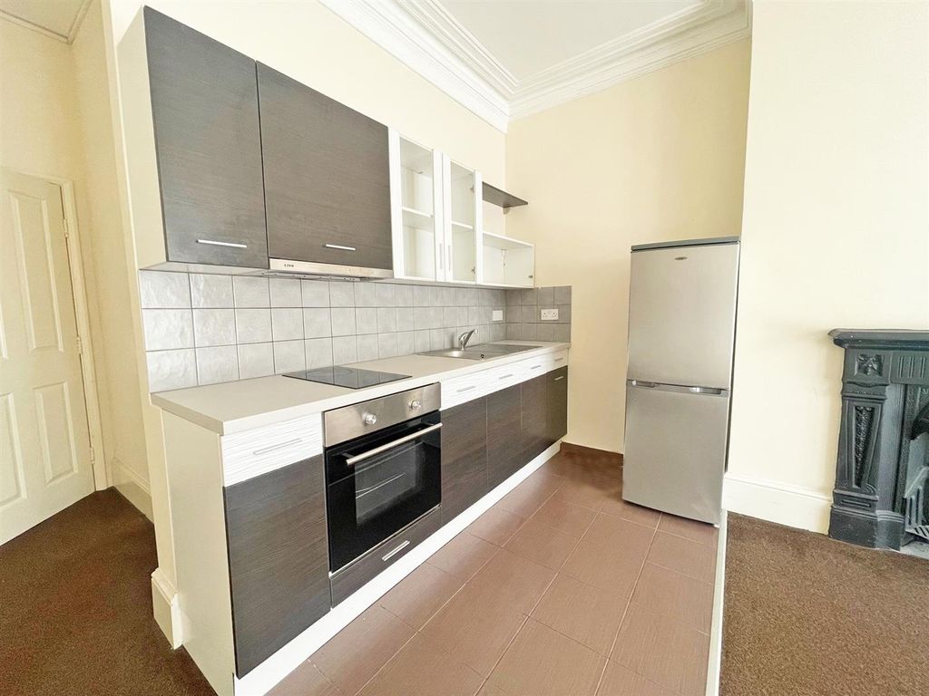 Property photo 3 of 7 Grove3x.Jpg