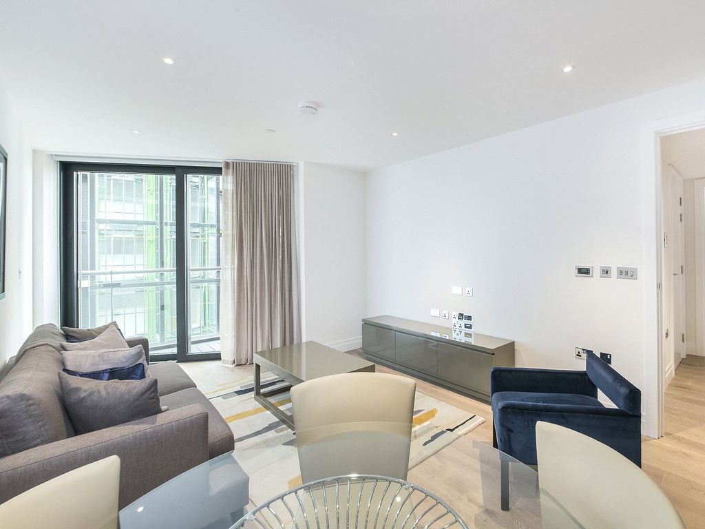 Property photo 3 of 12 Riverlight Quay