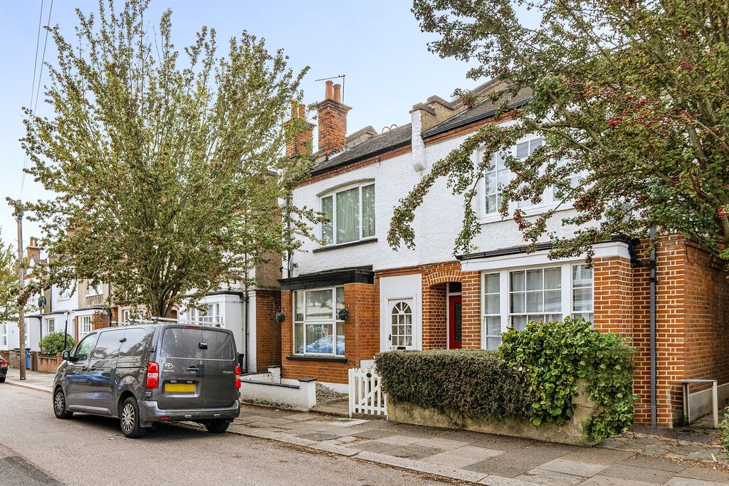 Property photo 1 of 18