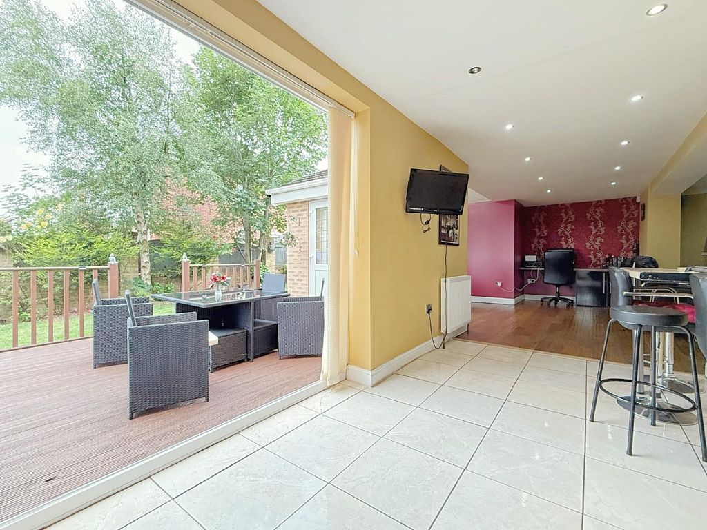 Additional image 7 of 5 bed detached house for saleSycamore Chase, Pudsey LS28