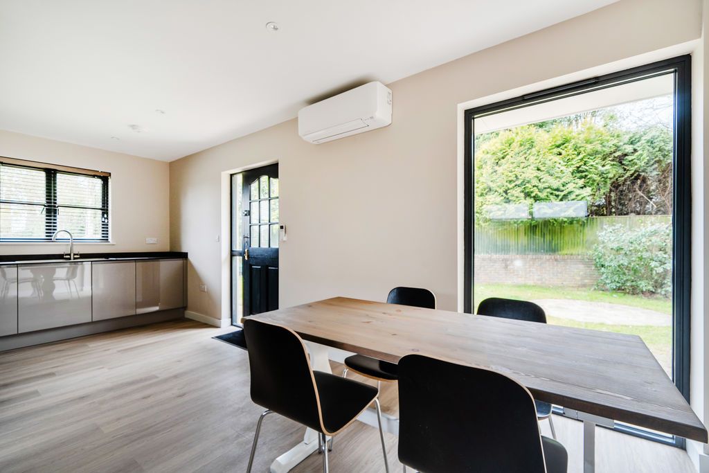 Property photo 3 of 17 Photo 19