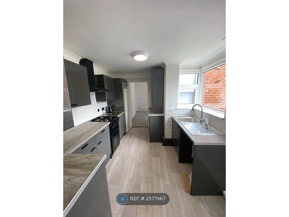 Property photo 1 of 6 Kitchen Area