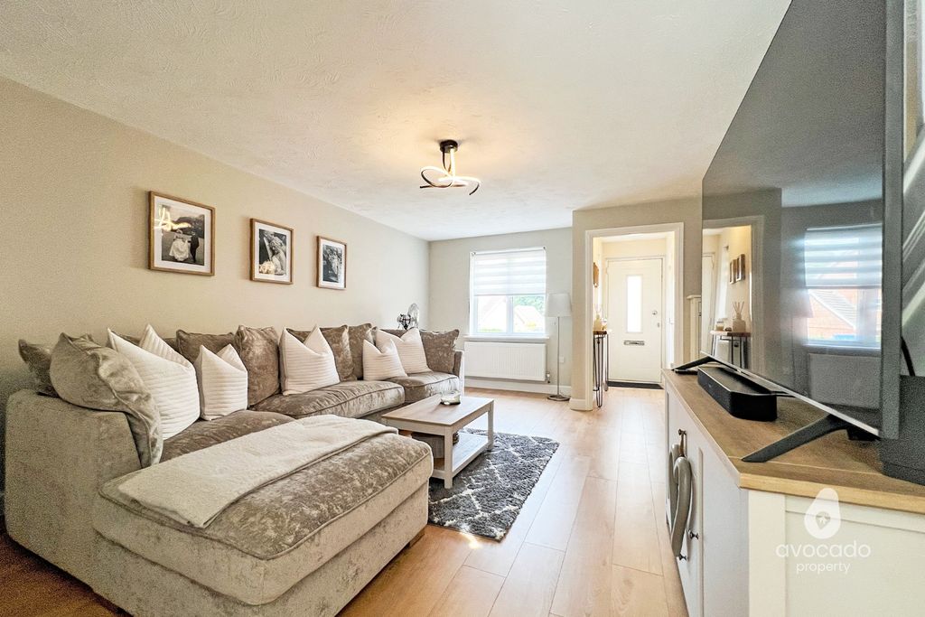 Property photo 2 of 15 4400664