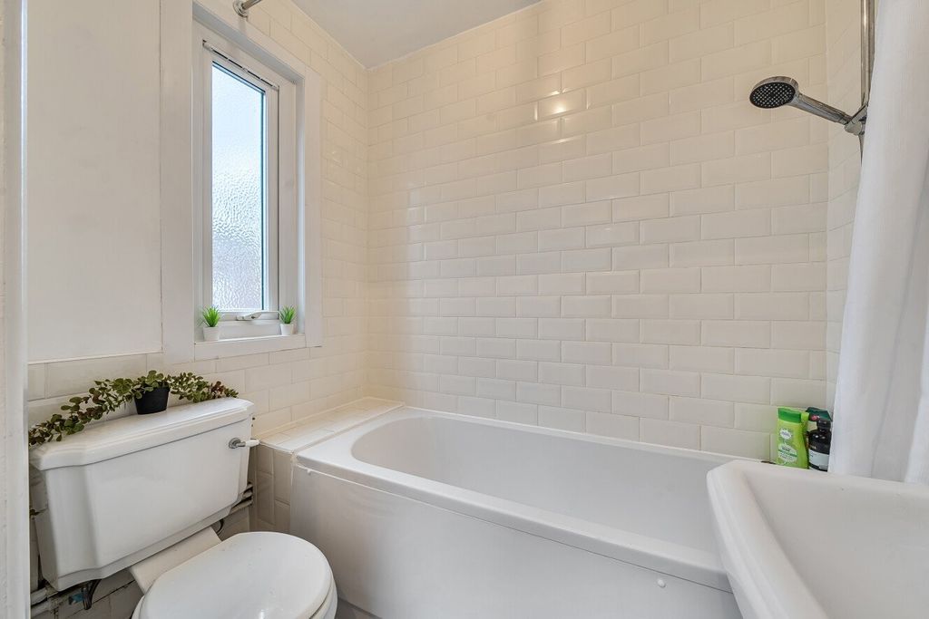 Property photo 3 of 11 1422309-6-69A1c09...