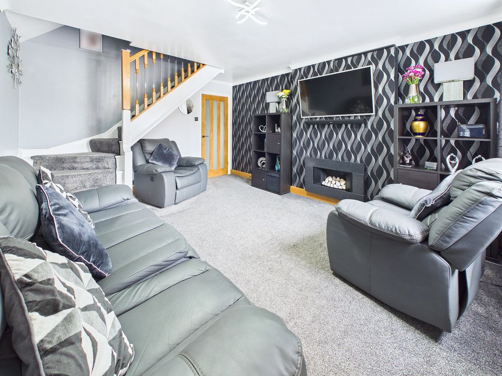 Property photo 2 of 32