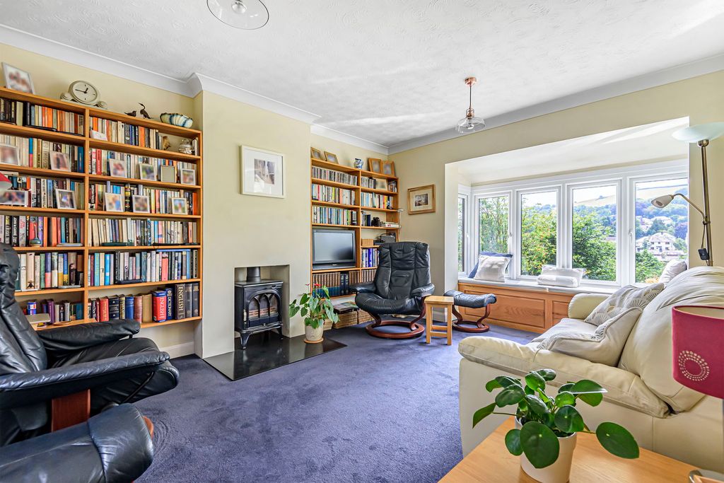 Property photo 2 of 17