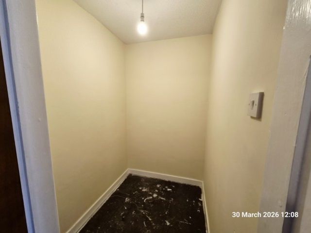 Property photo 3 of 7 Office - Dressing Room