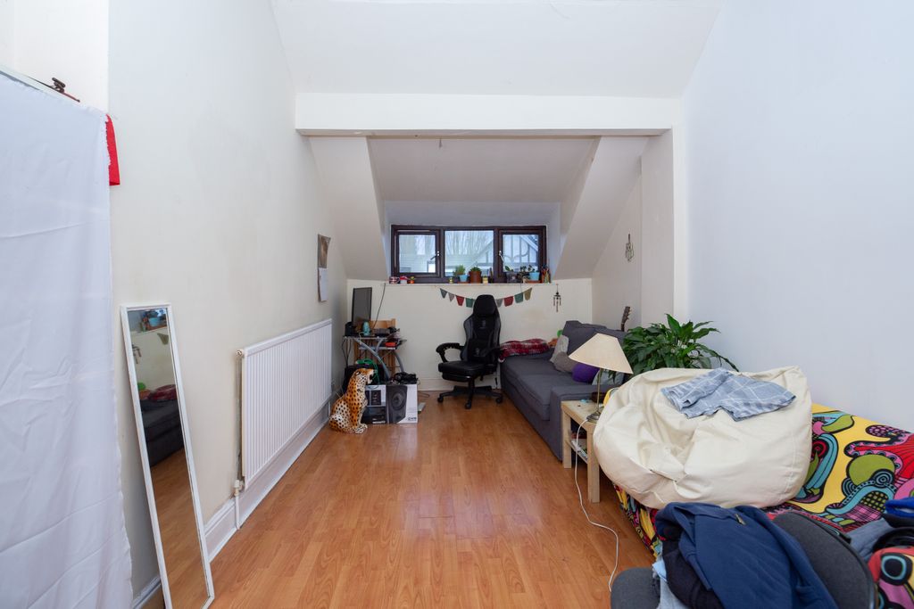 Property photo 3 of 38