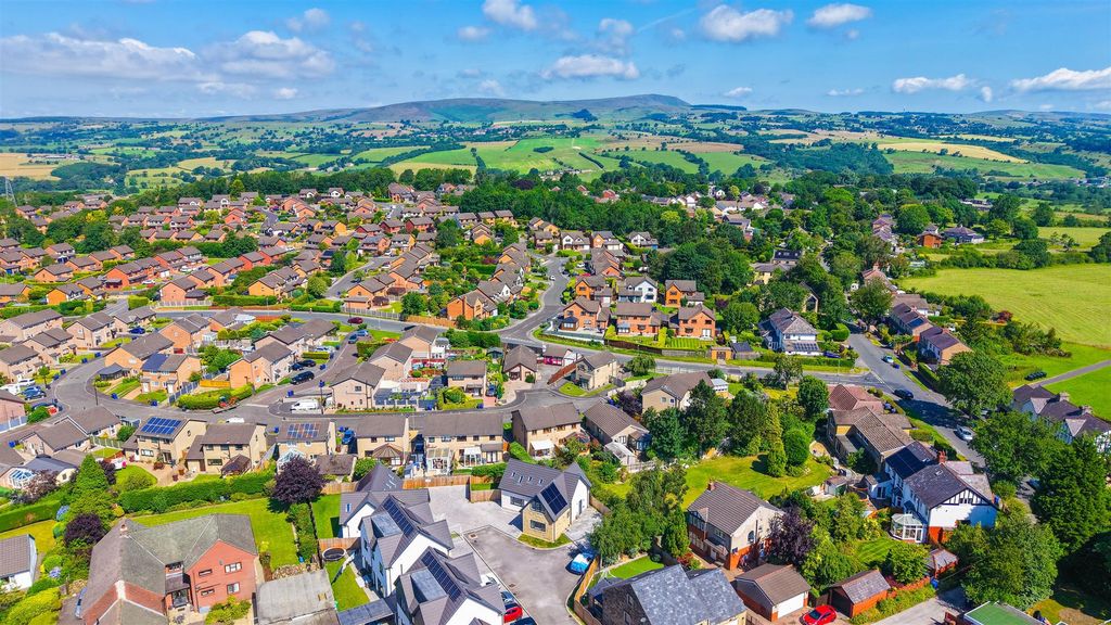 Property photo 3 of 31 Dji_Fly_20260708_105022_0626_1783551675823_Photo.J