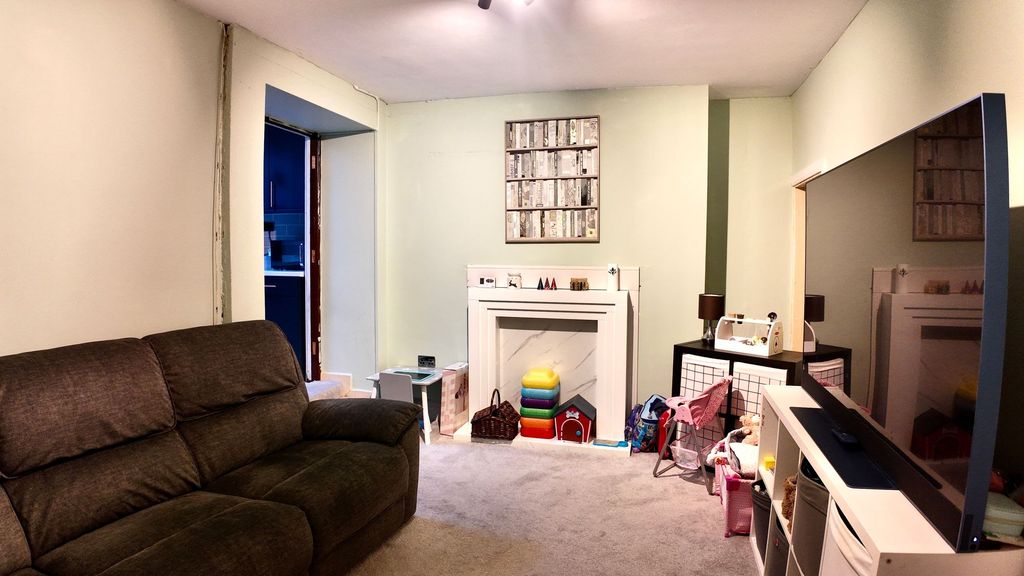 Property photo 2 of 21