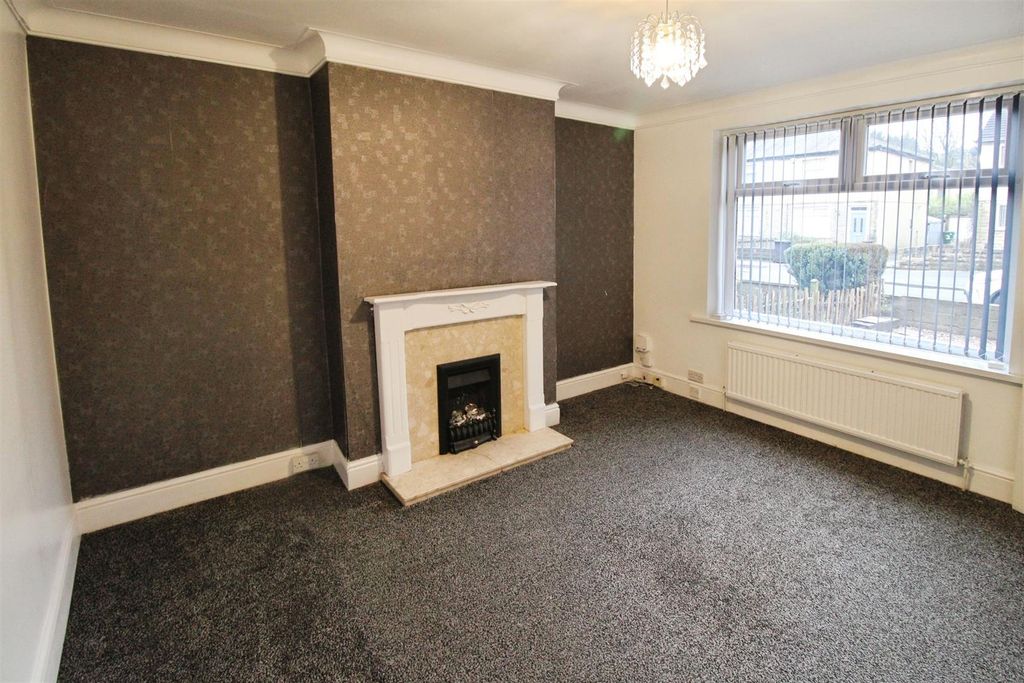 Property photo 2 of 16 Lounge