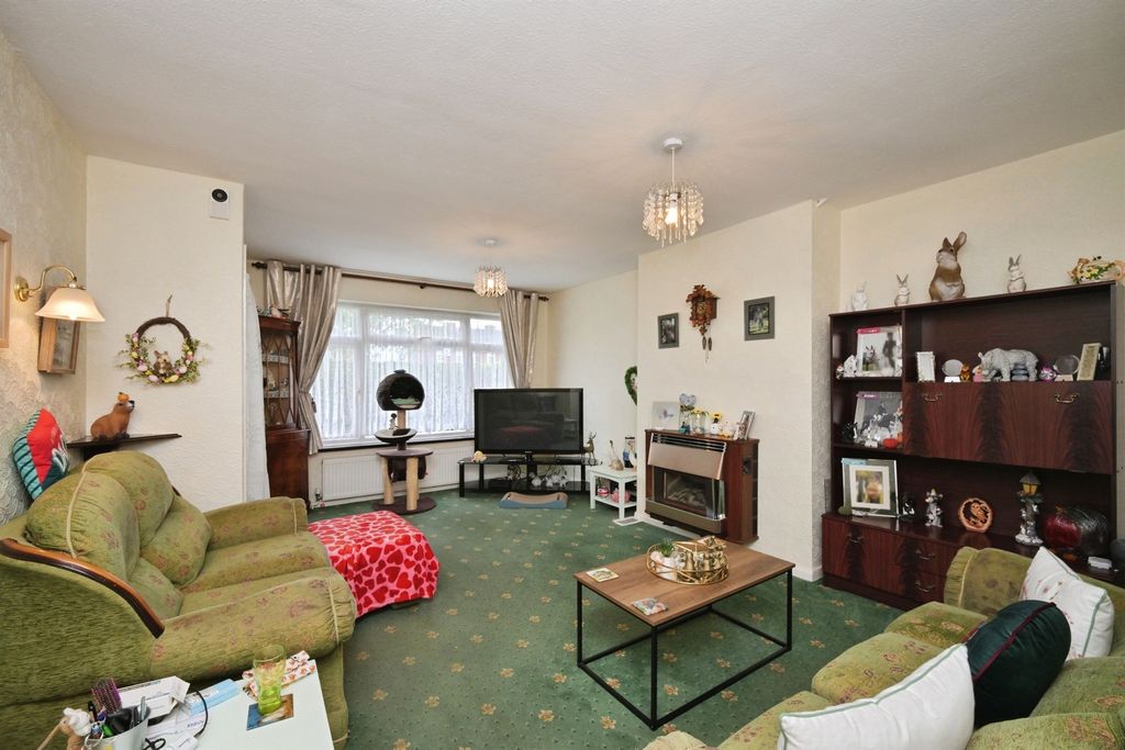 Property photo 2 of 18