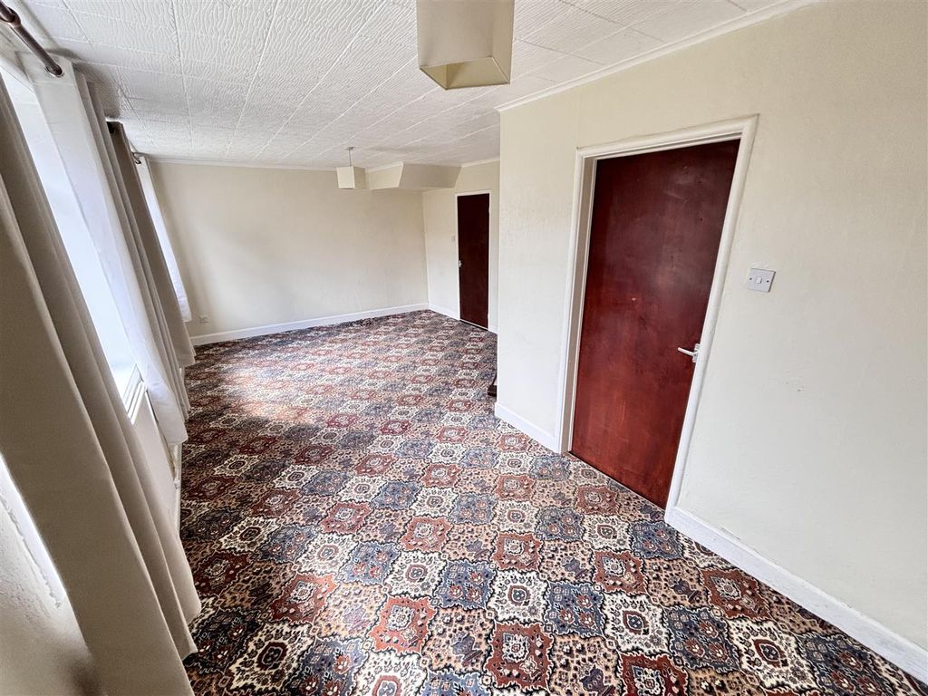 Property photo 3 of 15 Open Plan Living And Dining Room
