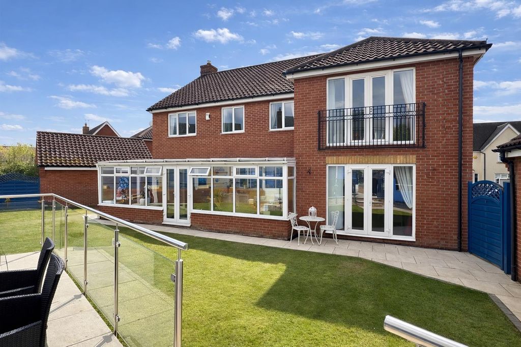 Property photo 2 of 35 1CE46A12-5524-46F3-9345-5A1D869Cae70 2.Png