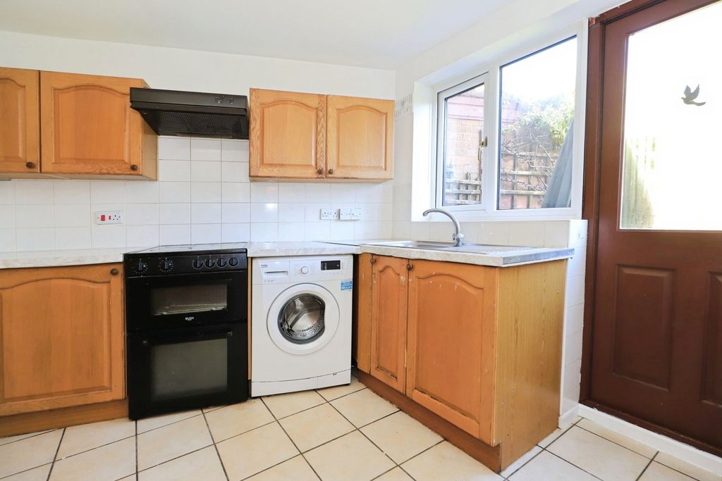 Property photo 3 of 13 Kitchen