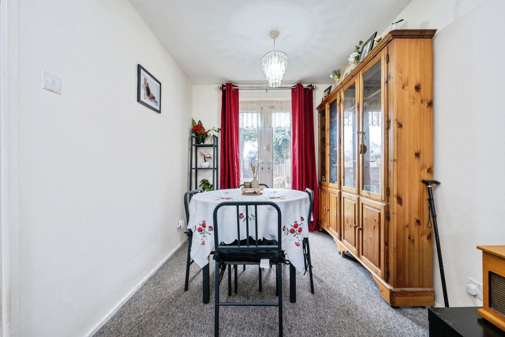 Property photo 3 of 26 Pbox-Img.Jpg