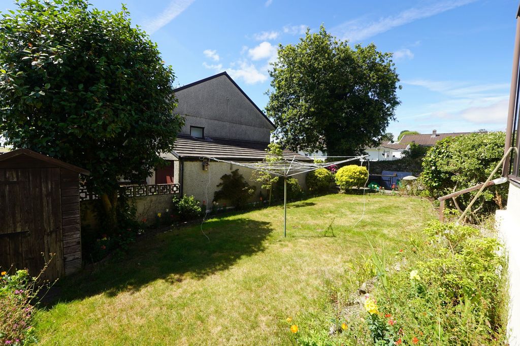 Property photo 3 of 18