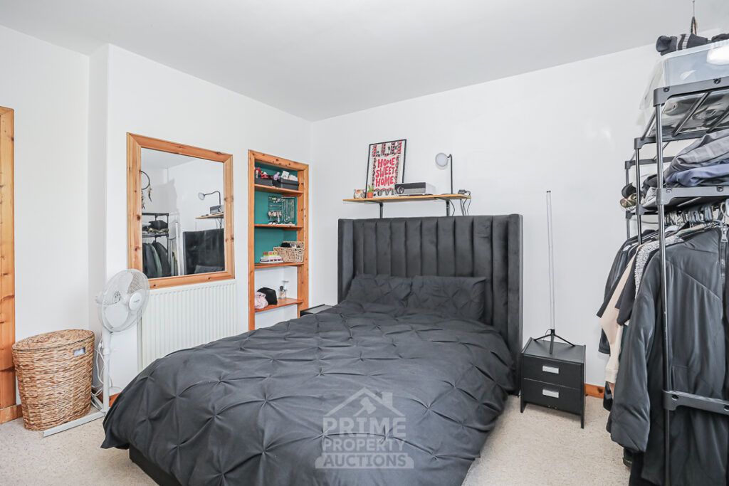 Property photo 2 of 25