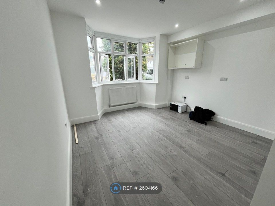 Property photo 2 of 16 Room1-Ensuite