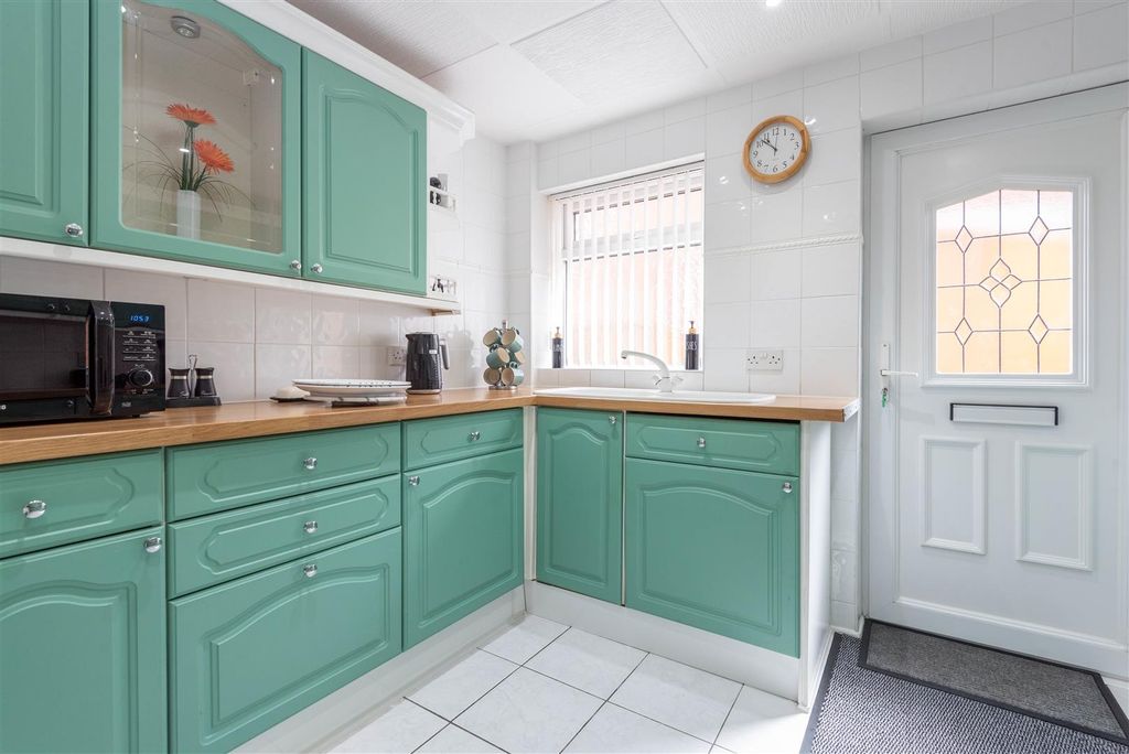 Property photo 3 of 29 Kitchen