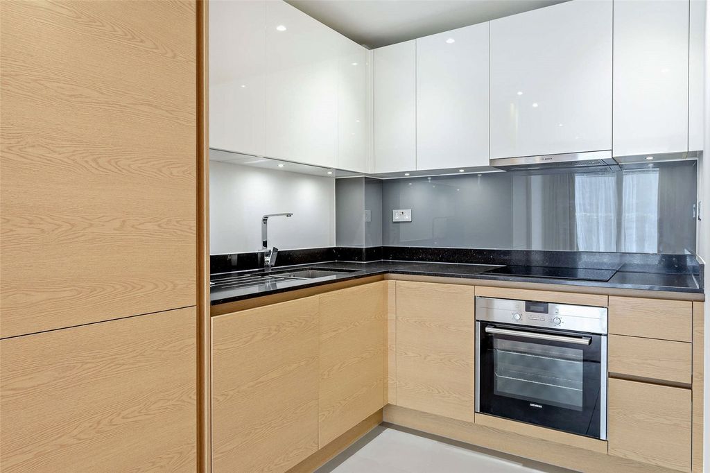 Property photo 2 of 12 Kitchen