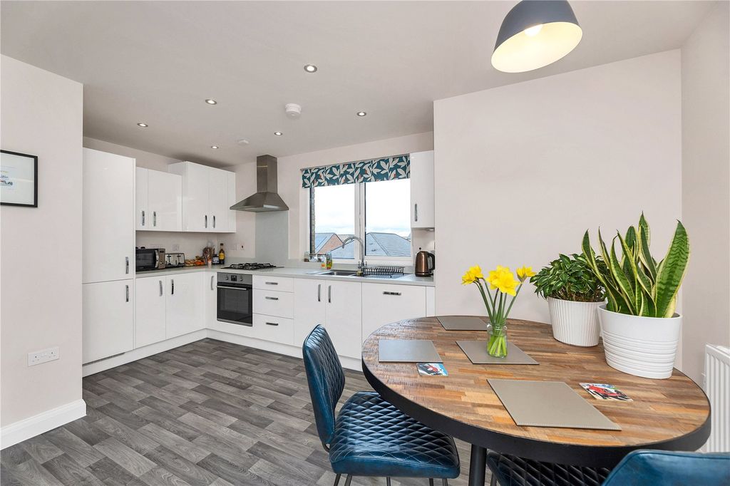 Property photo 2 of 10 Picture No. 06