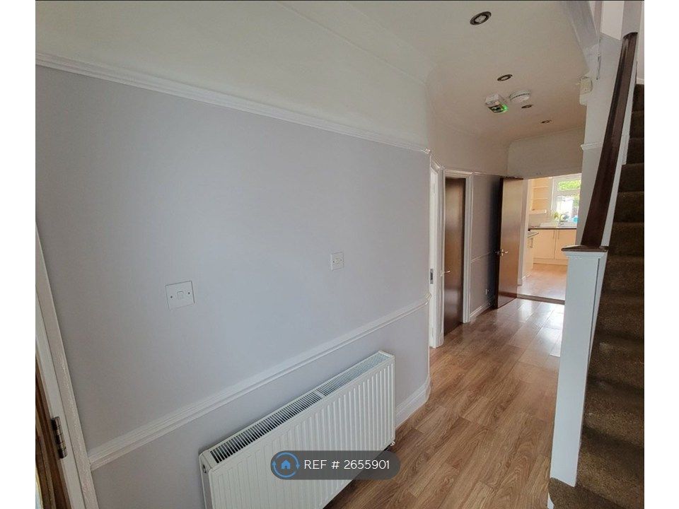 Property photo 2 of 13 Gnd Hallway 1