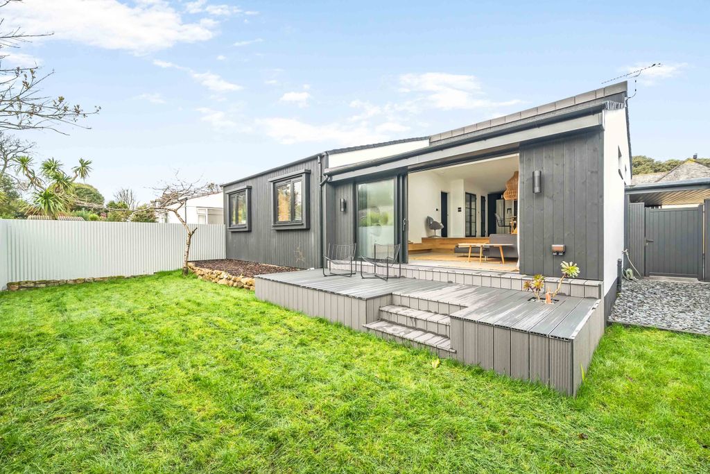 Property photo 3 of 11 Photo 3