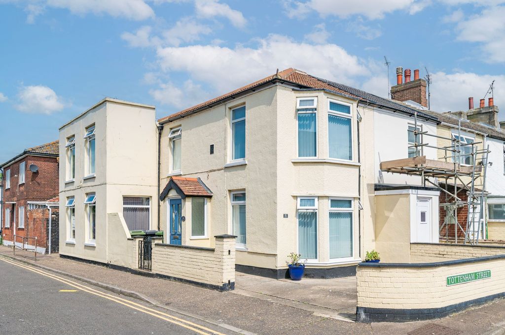 Property photo 1 of 15