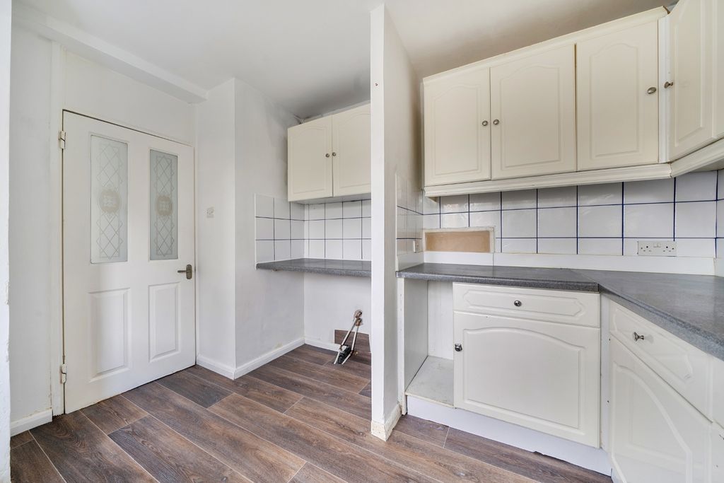 Property photo 3 of 14 5049656