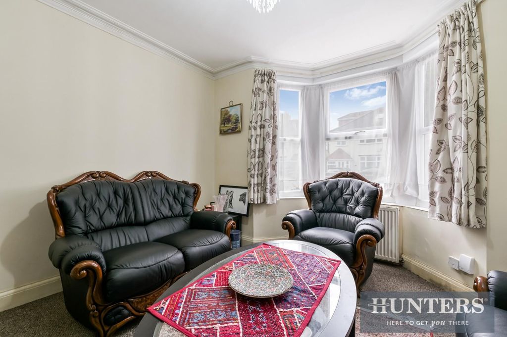 Property photo 3 of 20 Cromwell Road-13.Jpg