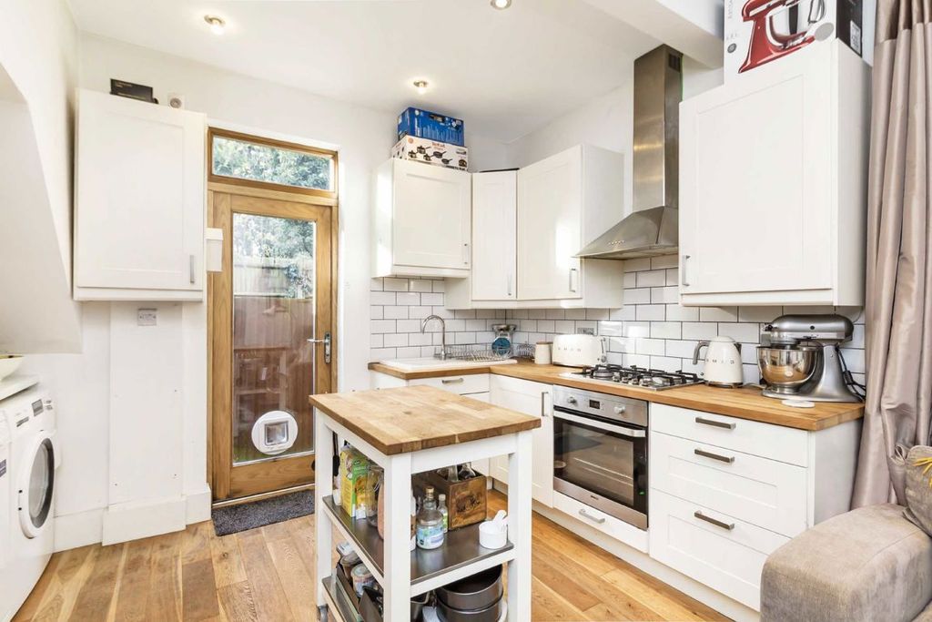 Property photo 2 of 6