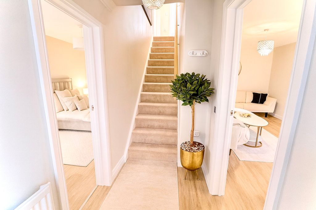 Property photo 2 of 33 Image