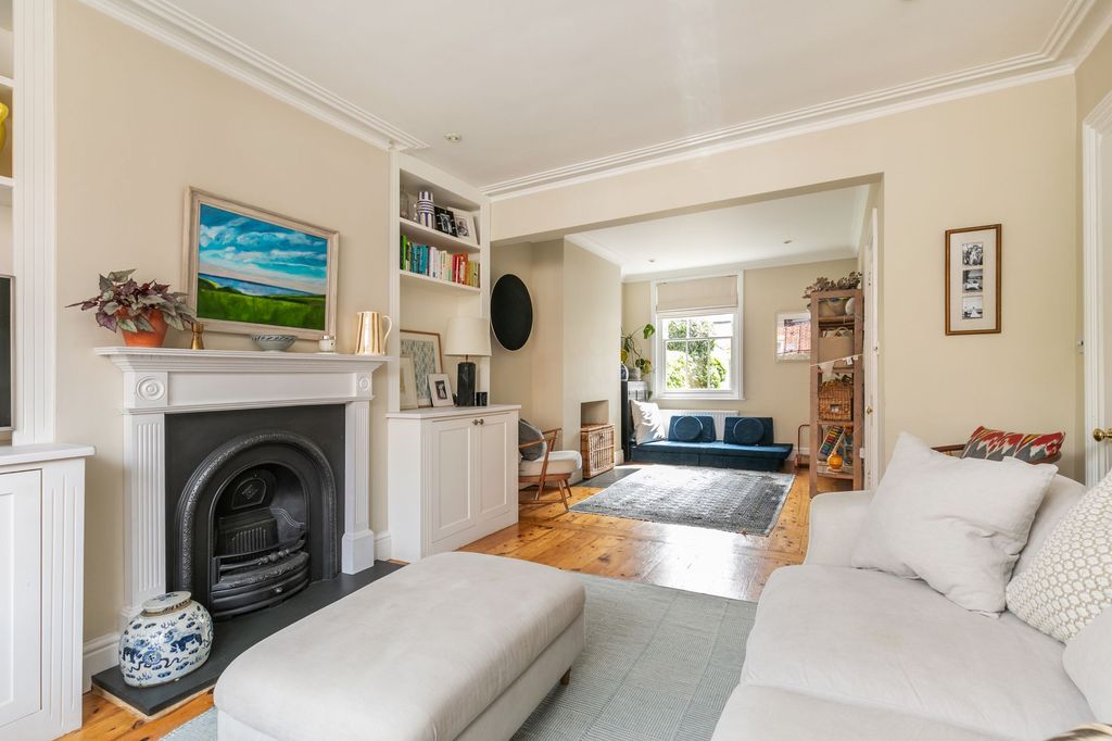 Property photo 2 of 11
