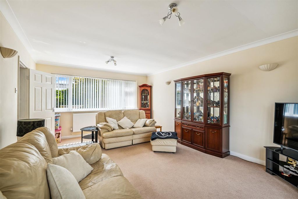 Property photo 3 of 27 34.Jpg