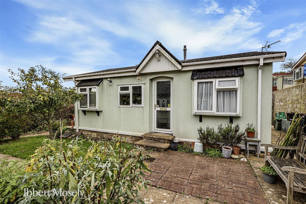 Property photo 1 of 17 2 Front.Jpg