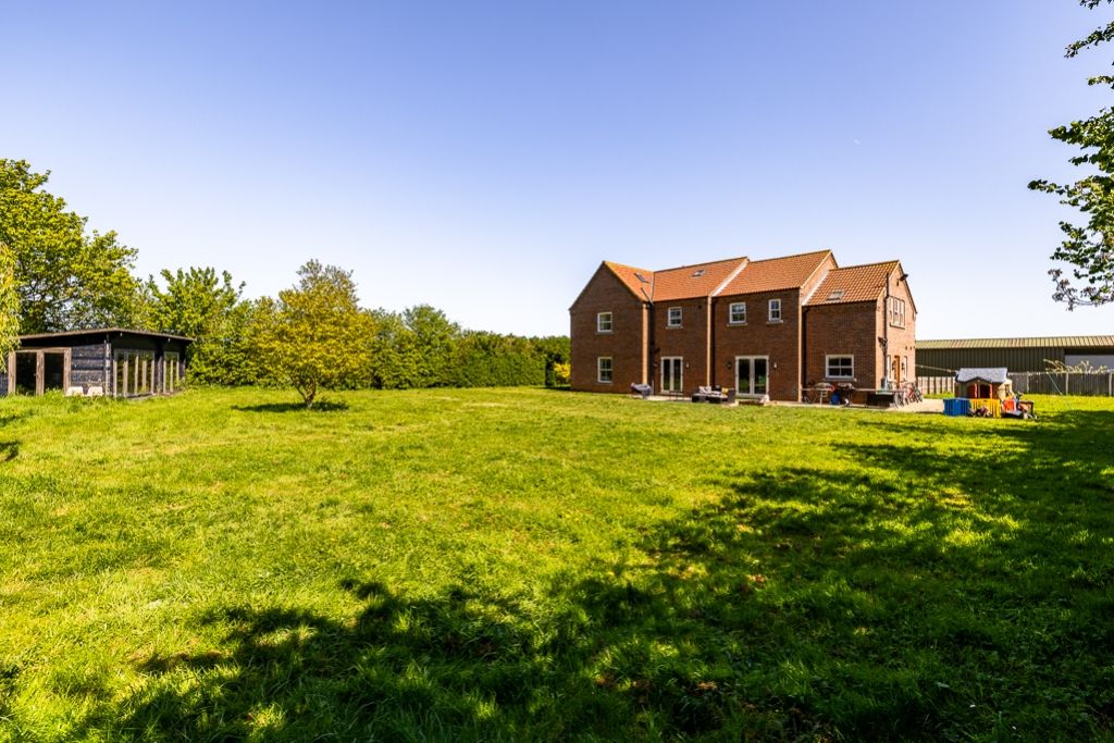 Property photo 2 of 63 Glebe Farm (Spalding)-20