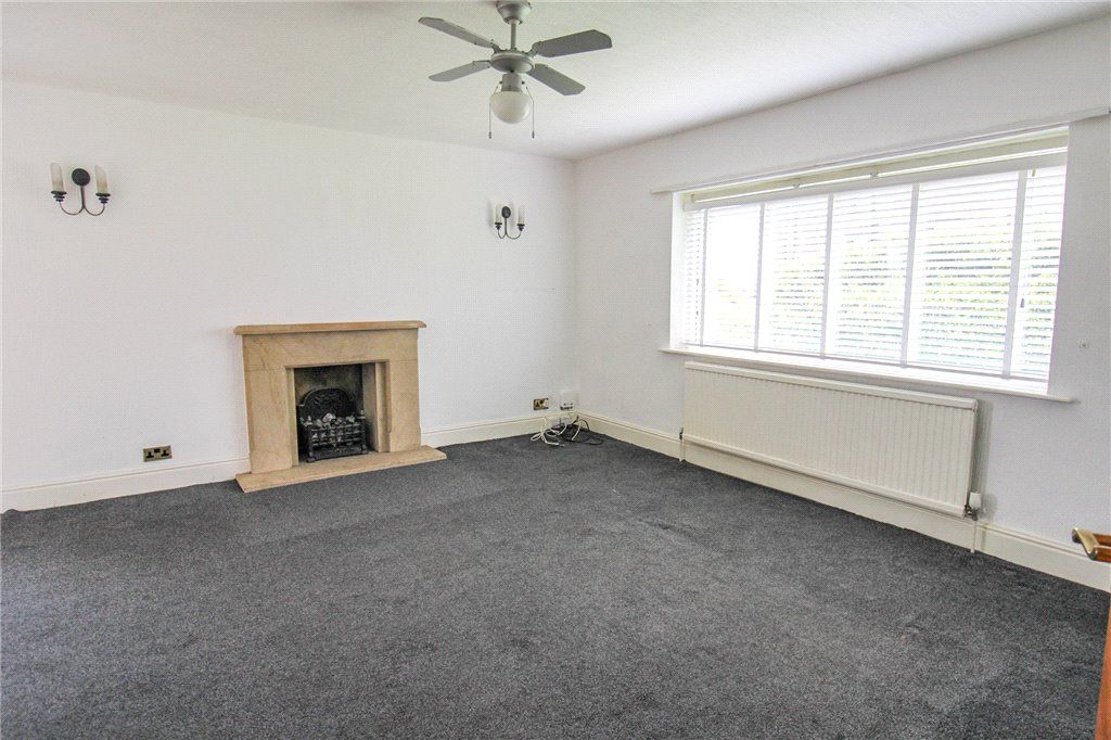 Property photo 2 of 14 Lounge
