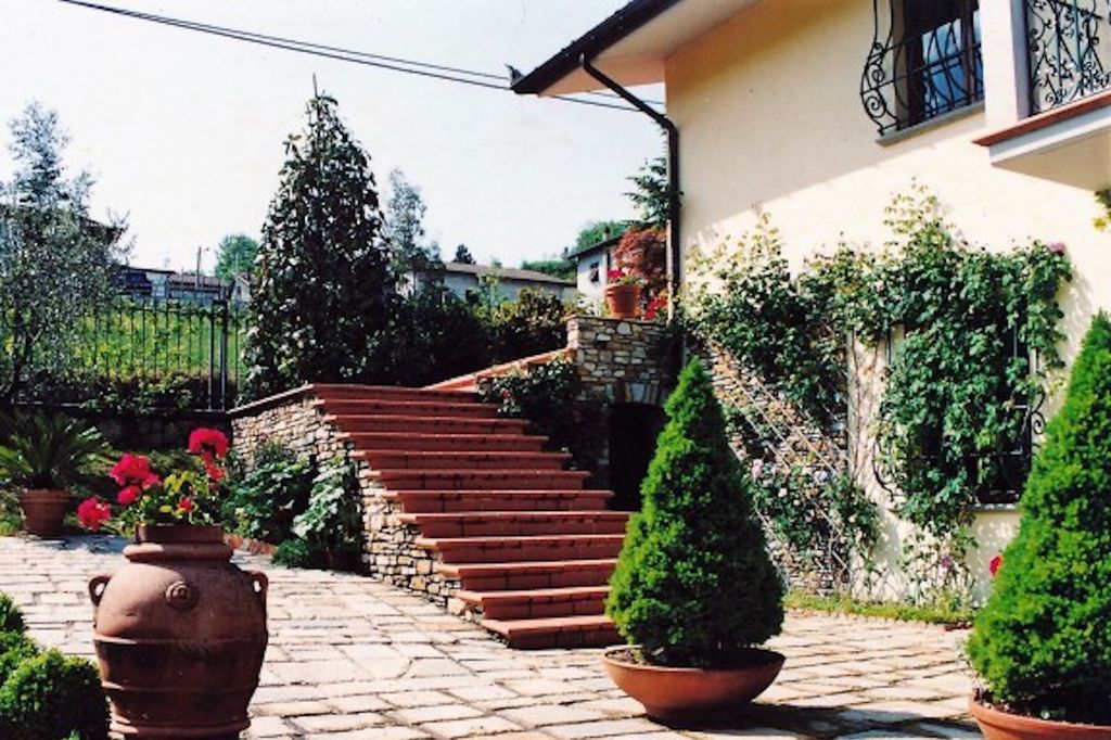 Property photo 3 of 11