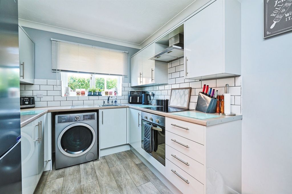 Property photo 2 of 14