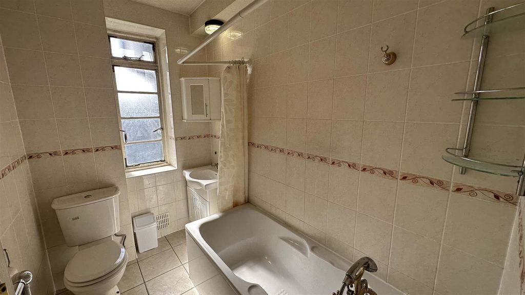 Property photo 2 of 6 Crcshr_Xeesvcxlt3G41Ua.Jpg