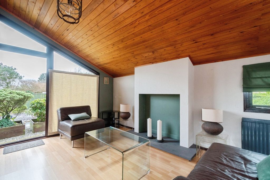 Property photo 2 of 20 Pbox-Img.Jpg