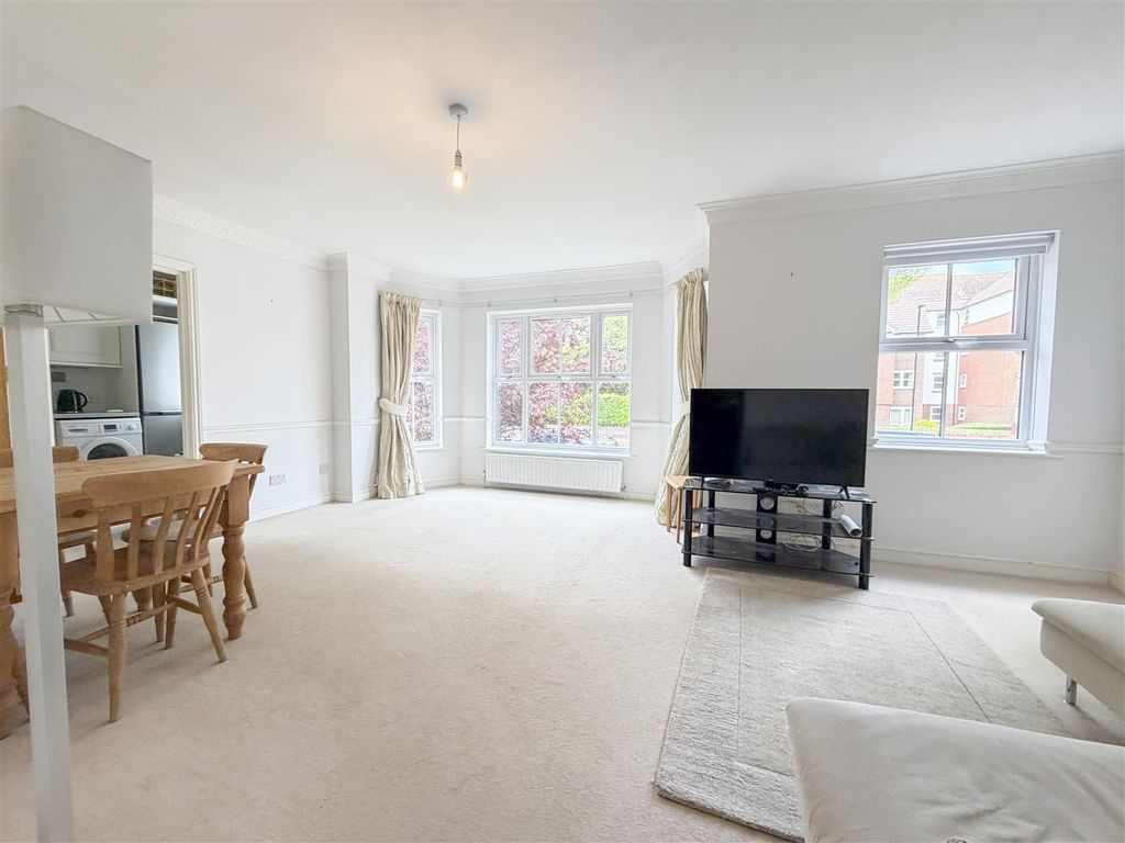 Property photo 3 of 14